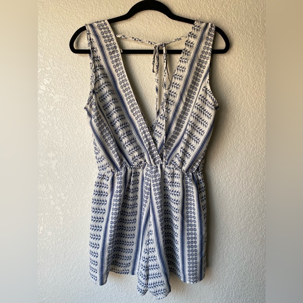 illa illa White/ Blue Tank Romper | Size Large |